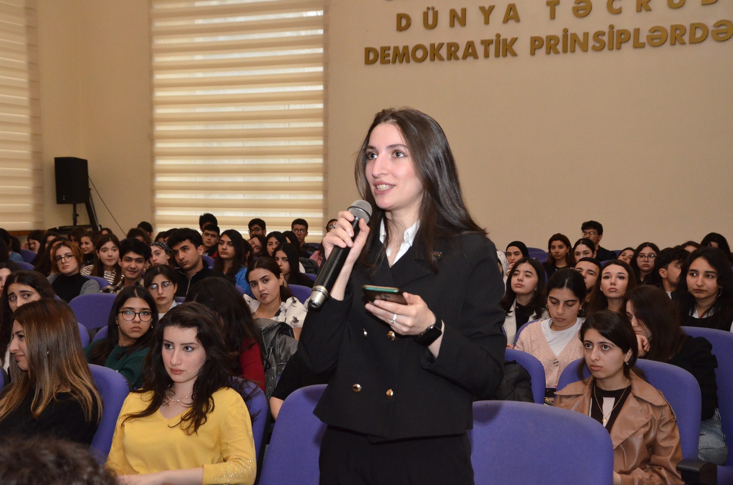 Dövlət İdarəçilik Akademiyasında “Postmünaqişə dövründə Azərbaycanla Ermənistan arasında problemlərin tənzimlənməsi: mövcud reallıqlar və beynəlxalq hüquq” mövzusunda tədbir keçirilib