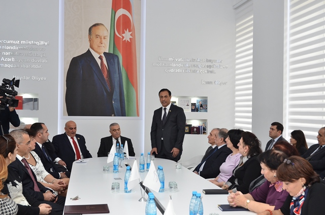 Dövlət İdarəçilik Akademiyasının nəzdində fəaliyyət göstərən “Heydər Əliyev Dövlət İdarəçilik Məktəbi”ndə ümummilli lider Heydər Əliyevin xatirəsinə həsr edilmiş anım tədbiri keçirilmişdir