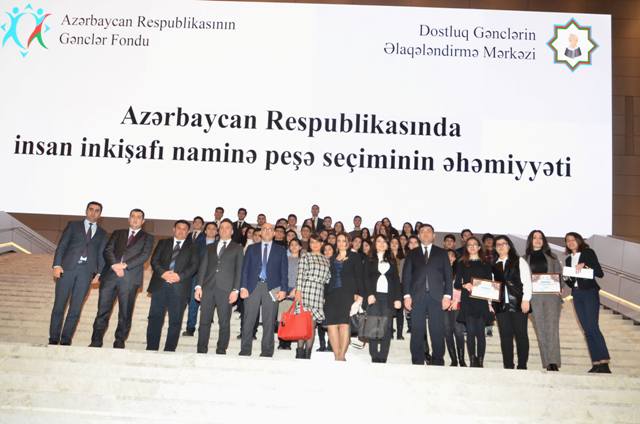 Azərbaycanda davamlı insan inkişafı naminə peşə seçiminin əhəmiyyəti mövzusunda müzakirələr aparılıb