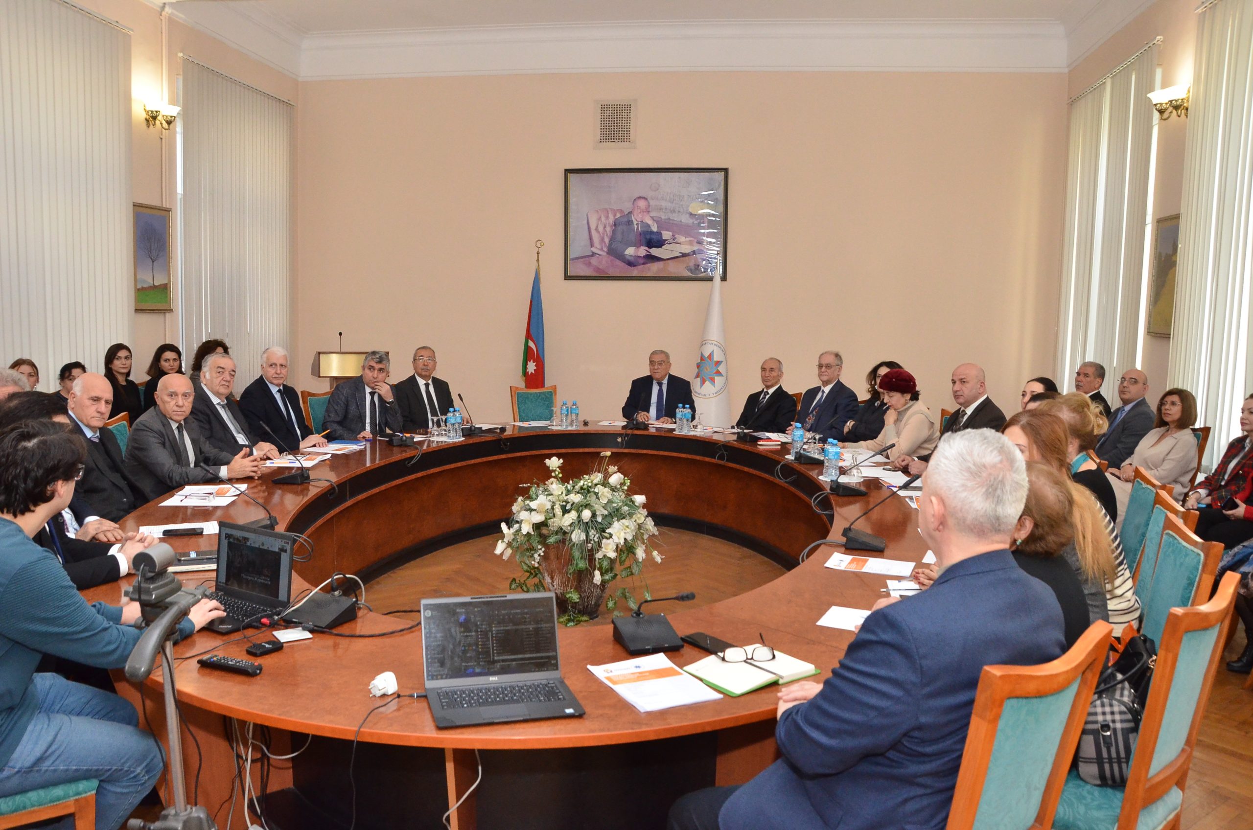 Dövlət İdarəçilik Akademiyasında elmi konfrans keçirilib