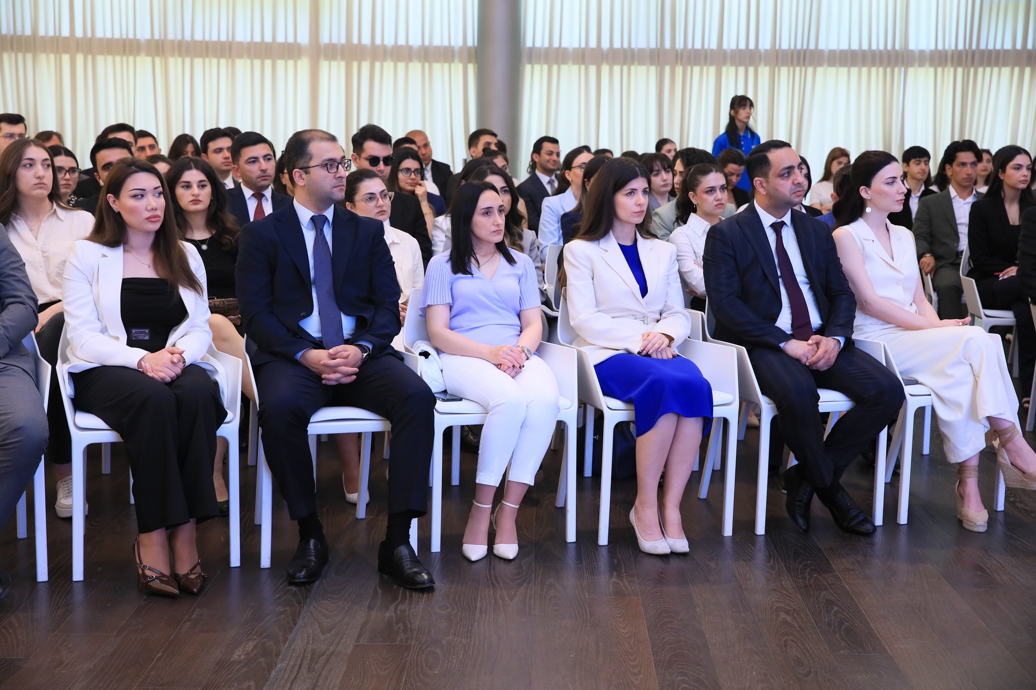 “Prezident İlham Əliyevin innovativ dövlət idarəçiliyi texnologiyaları: COP29-a aparan yol” mövzusunda təqdimat keçirilib