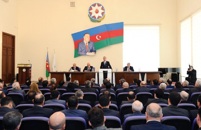 DİA-da şəhər, rayon icra hakimiyyəti başçısı aparatlarının ictimai-siyasi və humanitar məsələlər şöbəsi müdirinin müavinləri-dini qurumlarla işin təşkilatçılarının seminar-müşavirəsi keçirilib