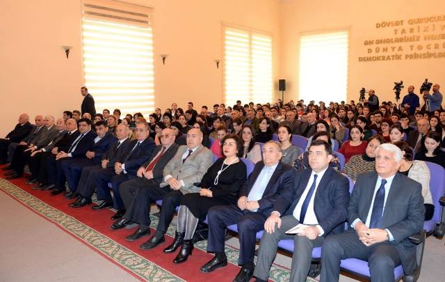 Dövlət İdarəçilik Akademiyasında Xocalı soyqırımı qurbanlarının xatirəsi anılıb