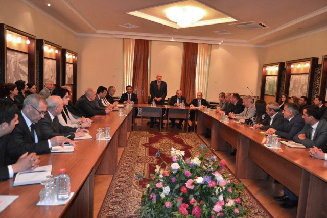 Müasir dövlət idarəçiliyinin təşkilati əsaslari: 15 il innovativ inkişaf yollarinda