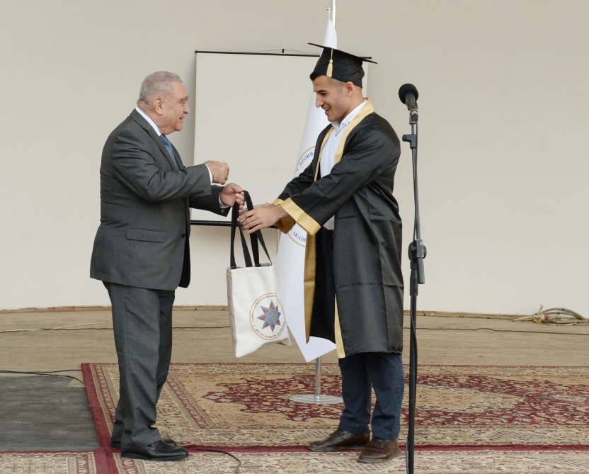 Dövlət İdarəçilik Akademiyasından 393 bakalavr, 96 magistr məzun olub