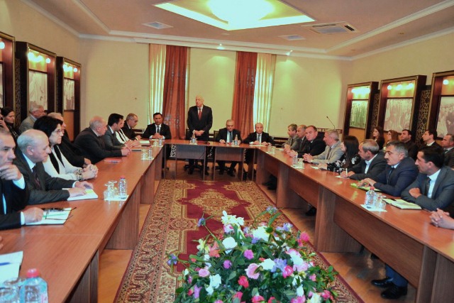 Müasir dövlət idarəçiliyinin təşkilati əsaslari: 15 il innovativ inkişaf yollarinda