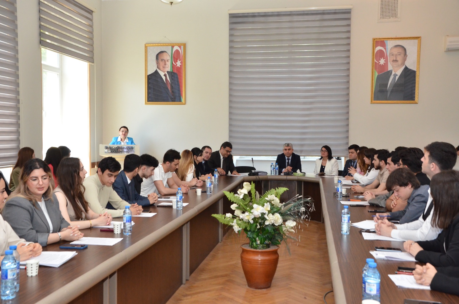 DİA-da magistrant və tələbələrin elmi işlərinə həsr olunmuş konfrans