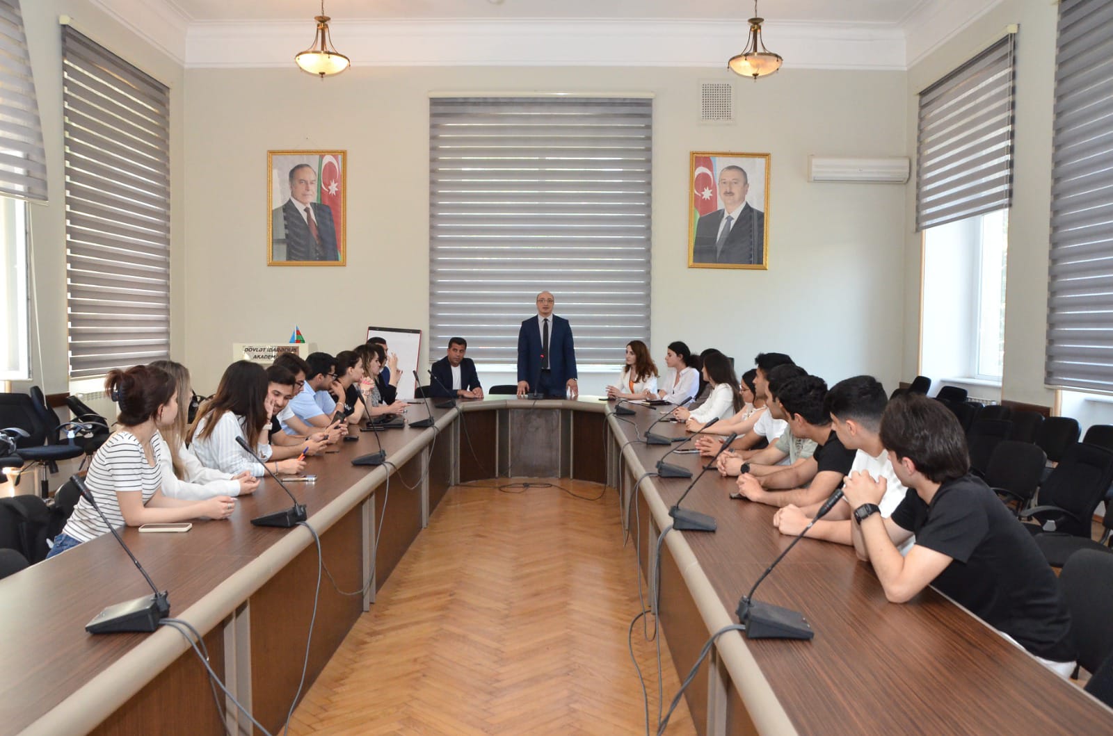 DİA-nın “Brend tələbə”ləri mükafatlandırıldı