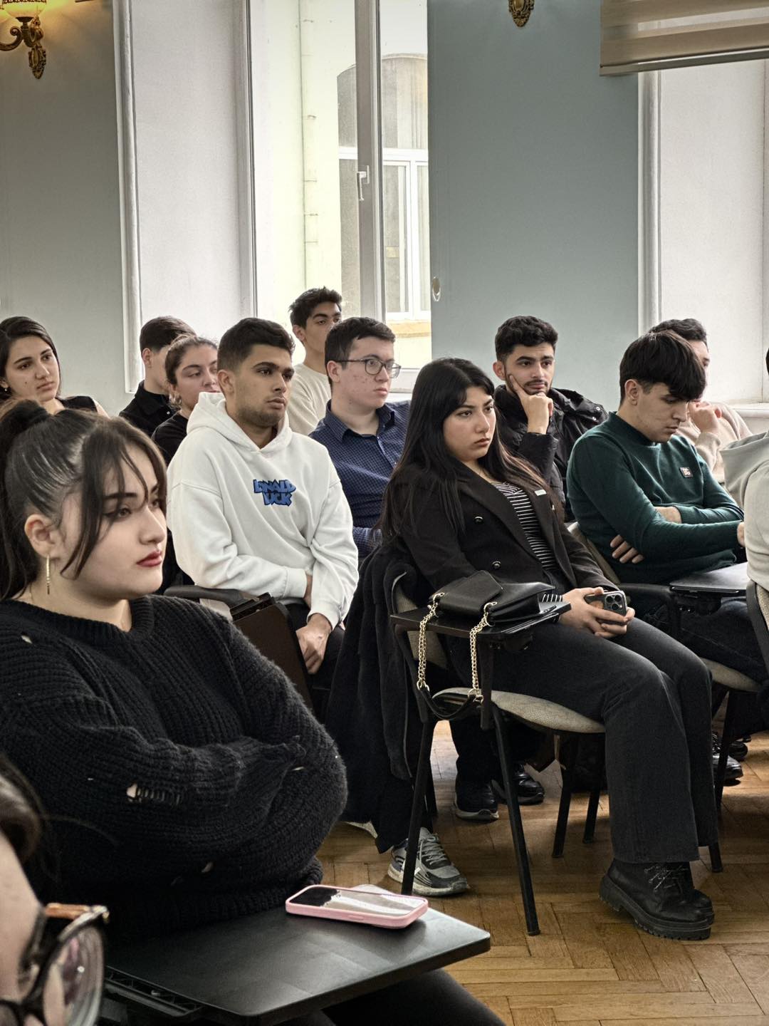 DİA-nın Tələbə Gənclər Təşkilatının nəzdində fəaliyyət göstərən "Vətənpərvərlik" və "Kitab" klublarının birgə təşkilatçılığı ilə 20 Yanvar faciəsinin 25-ci il dönümünə həsr olunmuş tədbir keçirilmişdir