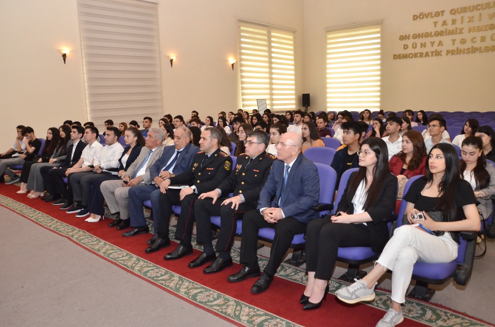 DİN-in əməkdaşları Dövlət İdarəçilik Akademiyasının tələbələri ilə görüşüblər