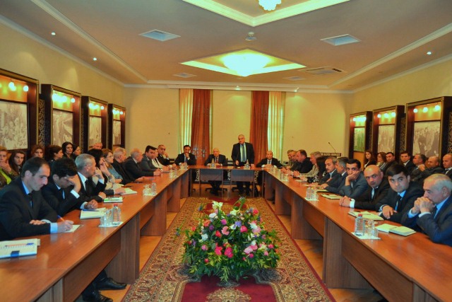 Müasir dövlət idarəçiliyinin təşkilati əsaslari: 15 il innovativ inkişaf yollarinda