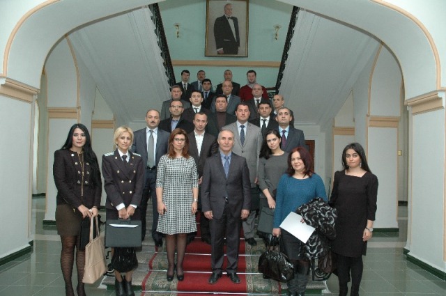 “Azərbaycan dövlətçiliyinin hüquqi əsasları və inzibati islahatlar” istiqaməti üzrəqısamüddətli ixtisasartırma kursu keçirilmişdir ﻿
