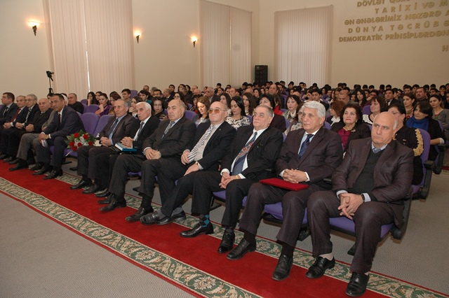 Dövlət İdarəçilik Akademiyasının Regional İqtisadi və Sosial Araşdırmalar İnstitutunun direktoru Əli Nuriyev 75 illik yubileyinə həsr olunmuş tədbir keçirilmişdir