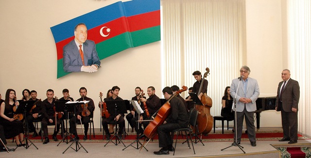Azərbaycan xalqının ümumilli lideri Heydər Əliyevin 90 illik yubileyi ilə əlaqədar Dövlət İdarəçilik Akademiyası və Üzeyir Hacıbəyli adına Musiqi Akademiyası ilə birgə tədbir keçirilmişdir