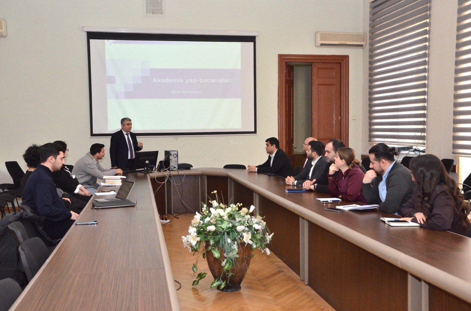 DİA-da “Akademik yazı bacarıqları” mövzusunda növbəti seminar keçirilib