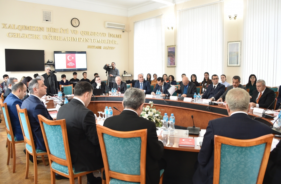 Dövlət İdarəçilik Akademiyasında “Türk Cəza Qanunu” kitabının təqdimatı olub