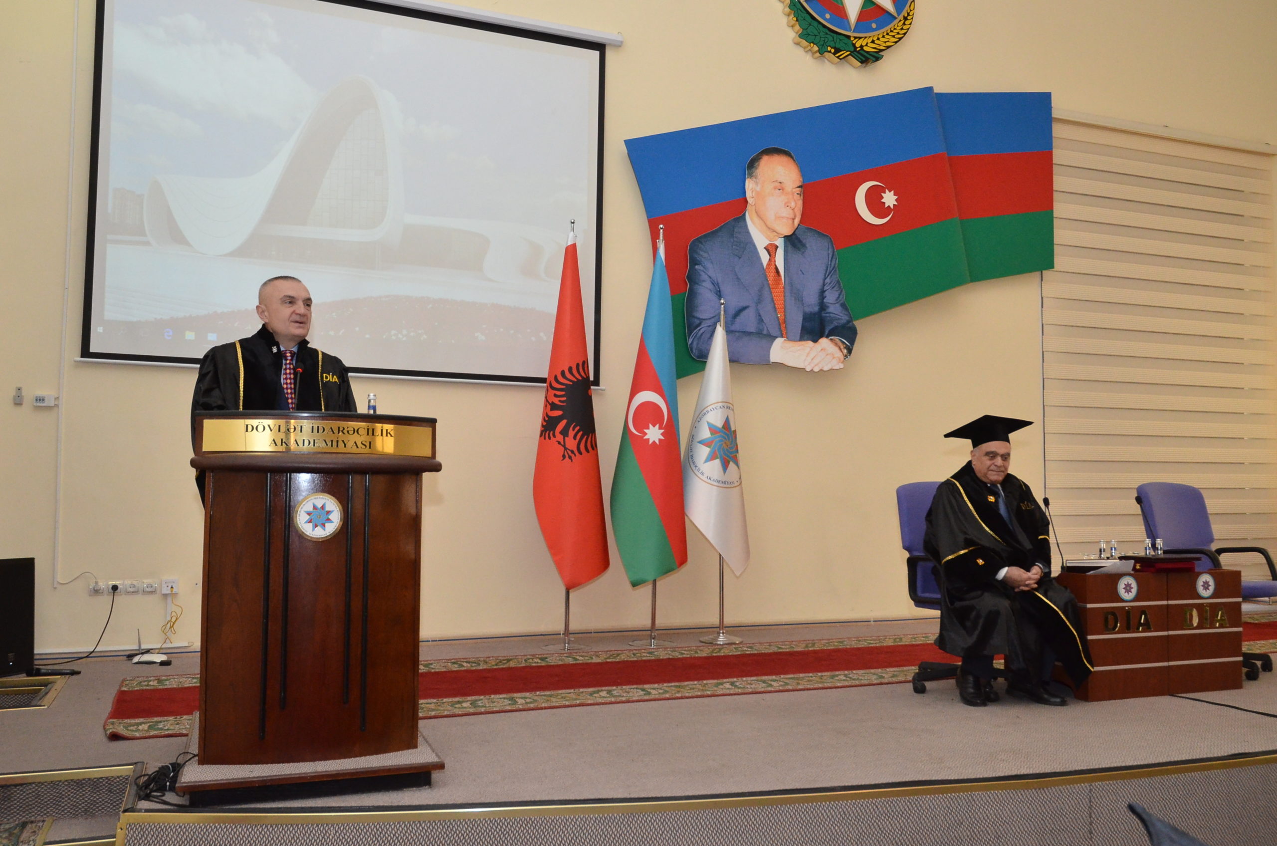 Albaniya Prezidentinə Dövlət İdarəçilik Akademiyasının fəxri doktoru adı verilib