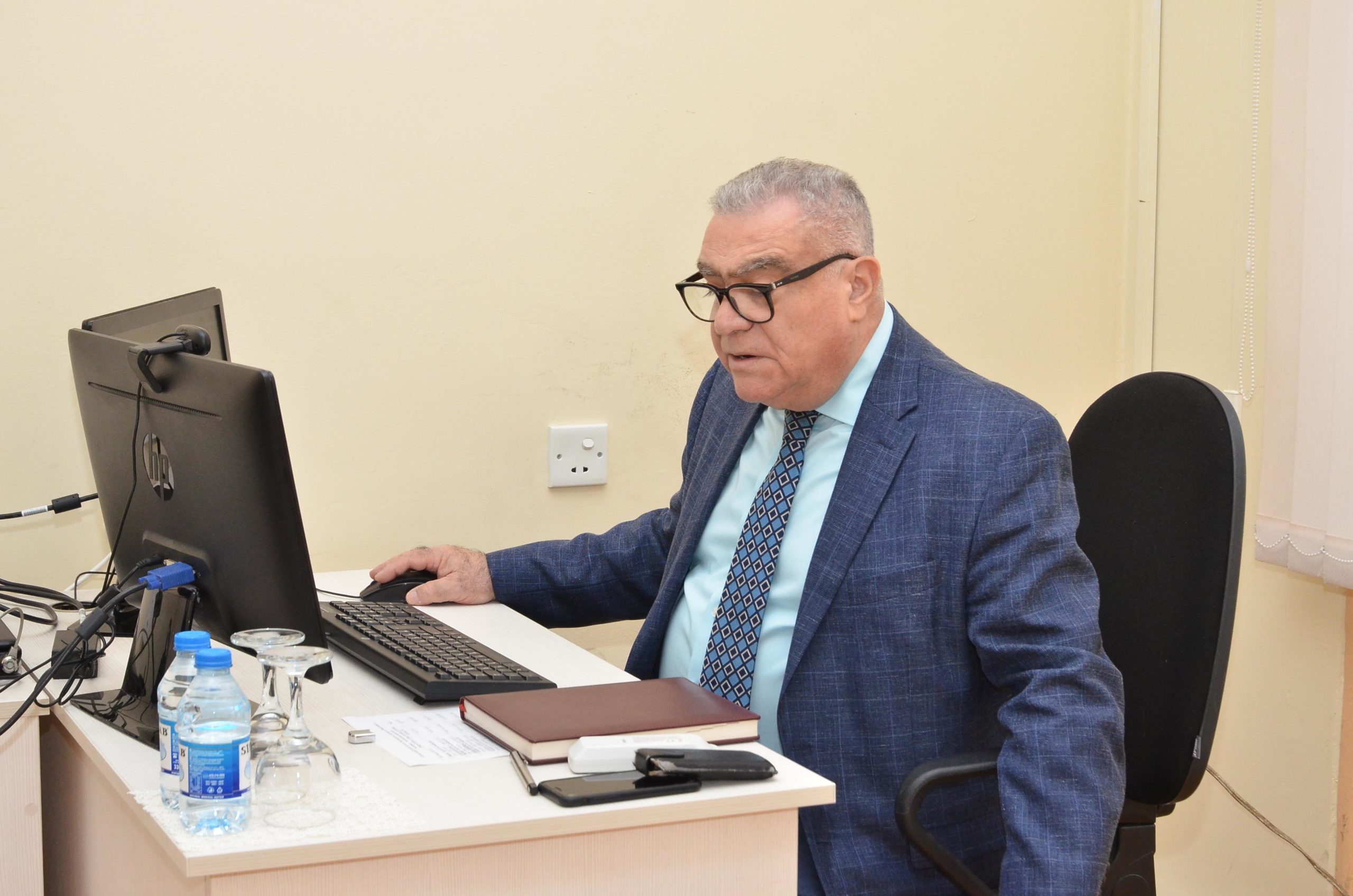 Yerli icra hakimiyyətlərində çalışan dövlət qulluqçuları üçün distant təlim keçirilib