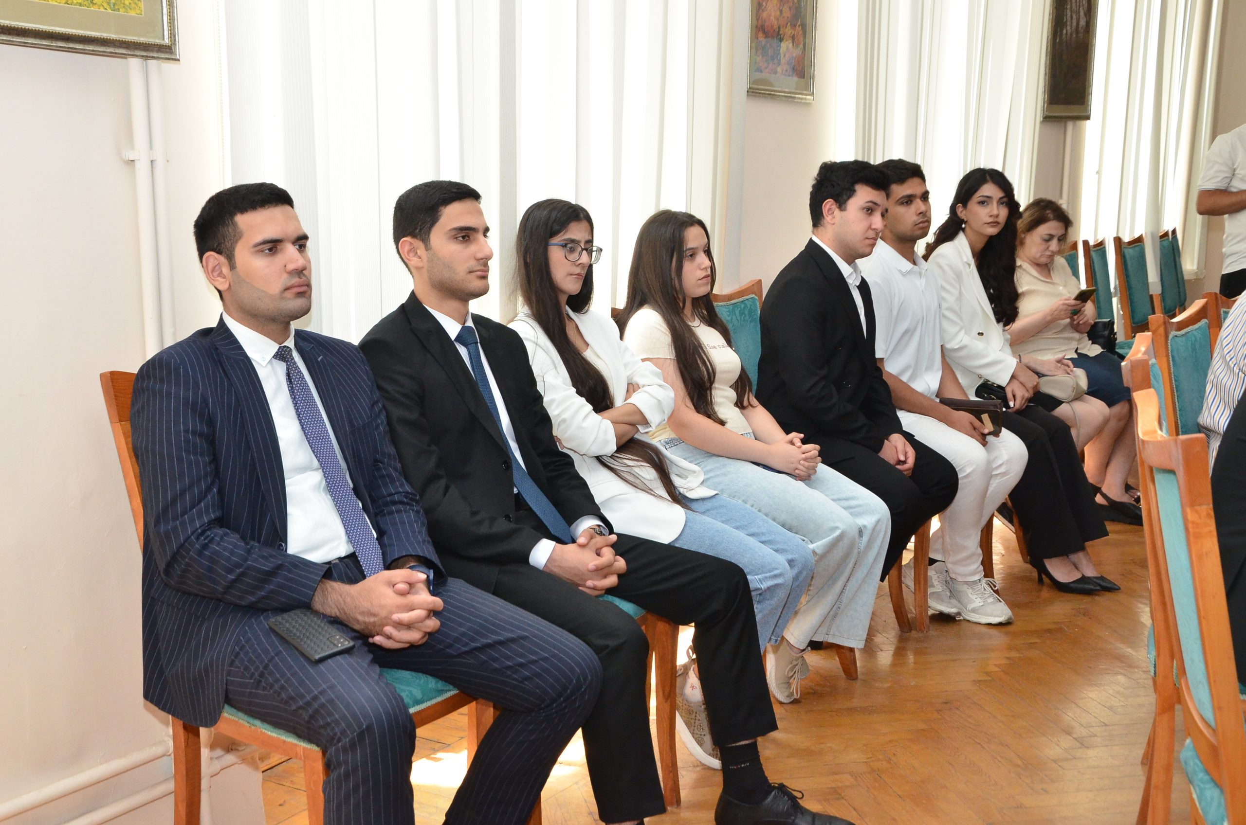 “Qərbi Azərbaycana qayıdış tarixi və beynəlxalq hüquqi kontekstdə” mövzusunda elmi-praktik dəyirmi masa keçirilib