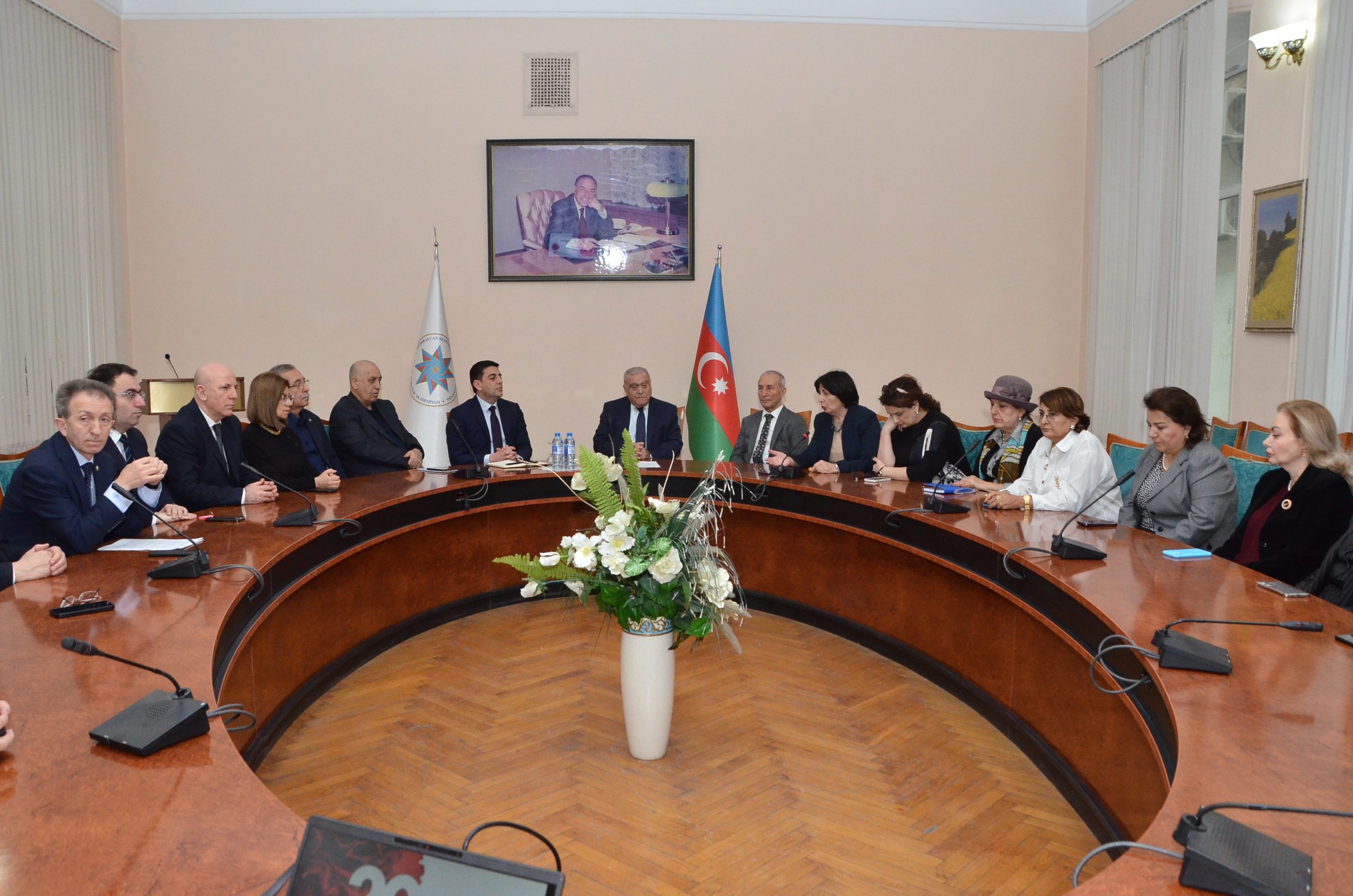 Dövlət İdarəçilik Akademiyasında 20 Yanvar faciəsi qurbanlarının xatirəsi anılıb