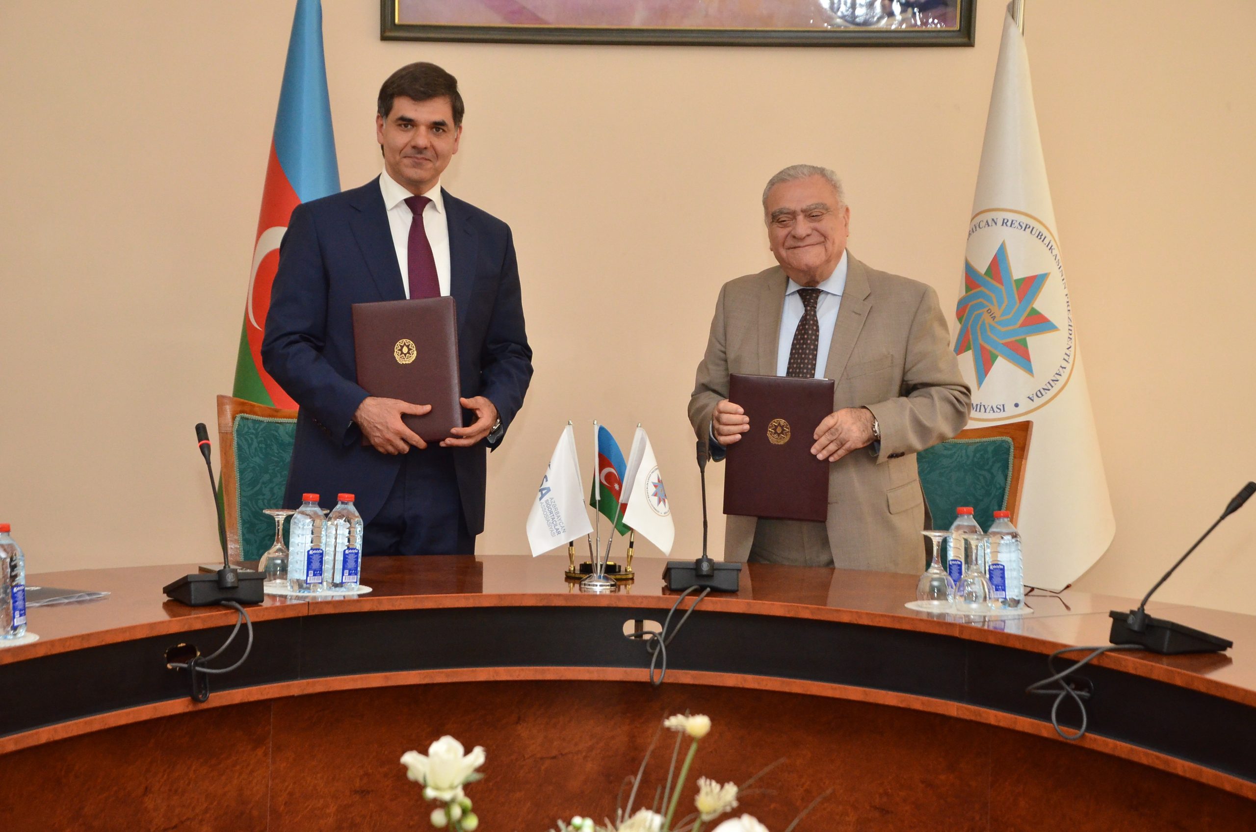 Dövlət İdarəçilik Akademiyası və Azərbaycan Sığortaçılar Assosiasiyası arasında əməkdaşlığa dair memorandum imzalanıb