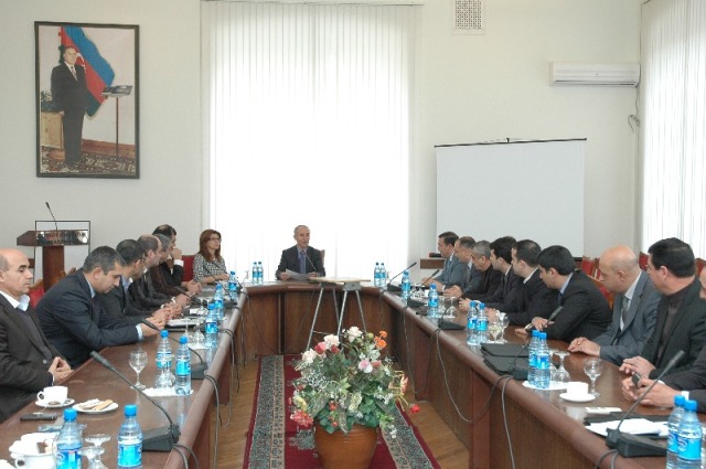 “Azərbaycan dövlətçiliyinin hüquqi əsasları və inzibati islahatlar” istiqaməti üzrəqısamüddətli ixtisasartırma kursu keçirilmişdir ﻿