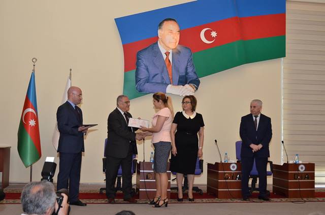 Dövlət İdarəçilik Akademiyasında Dövlət qulluqçularının peşə bayramına həsr edilən elmi-praktiki konfrans keçirilib