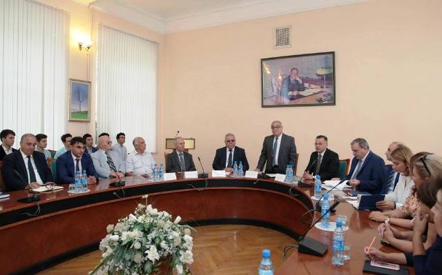 "Azərbaycanda iqtisadi islahatlar: nailiyyətlər və perspektivlər" mövzusunda "dəyirmi masa" keçirilib