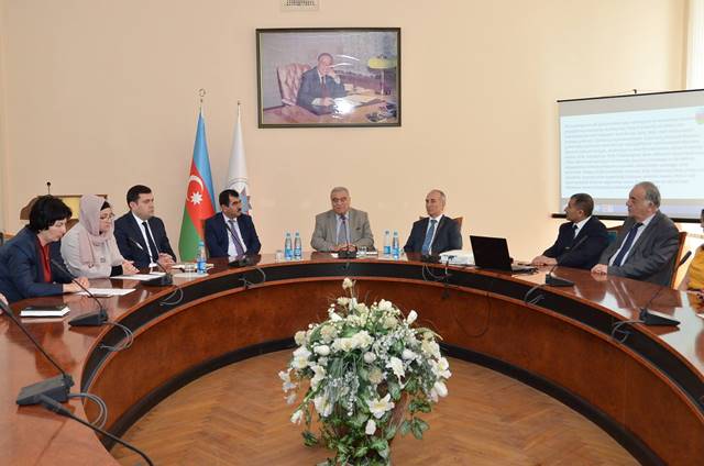 İdarəçilik Akademiyasinda Cümhuriyyət anildi