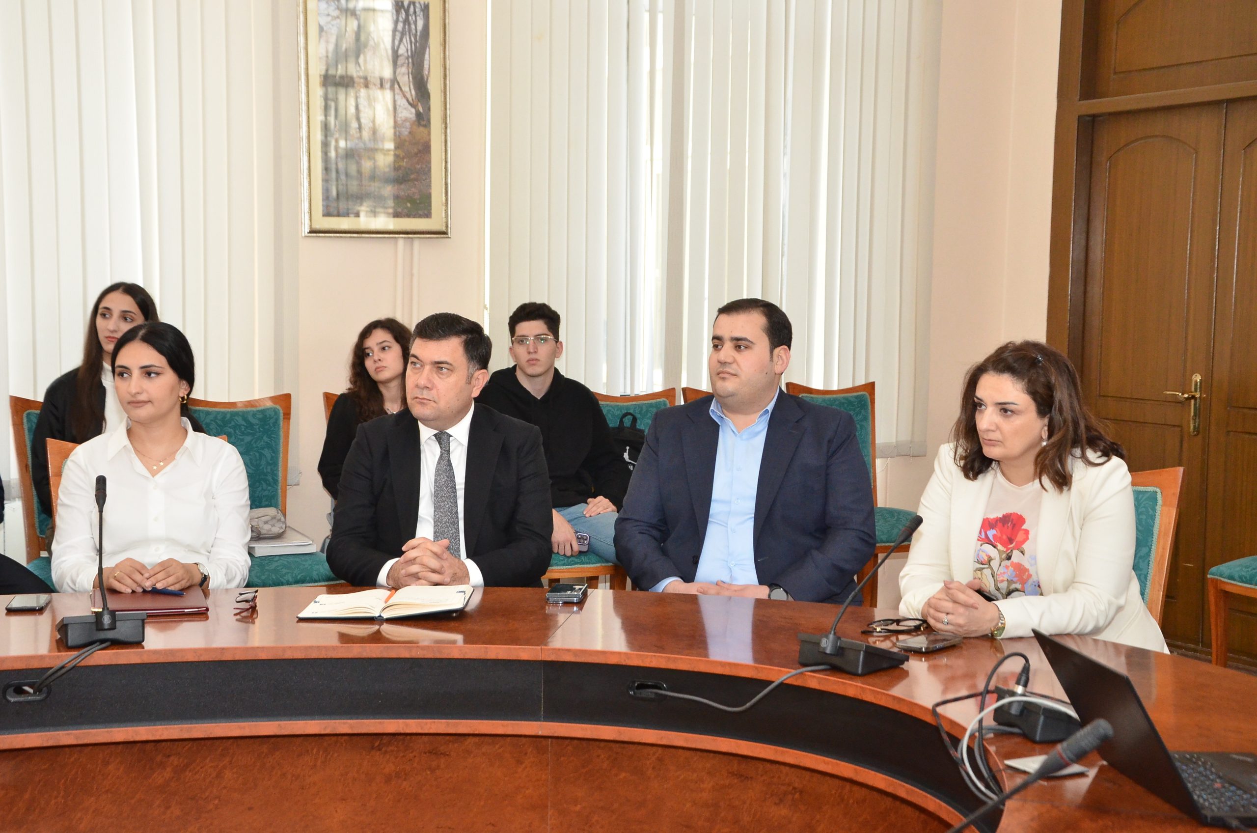 Dövlət İdarəçilik Akademiyası və İqtisadiyyat Nazirliyi yanında Antiinhisar və İstehlak Bazarına Nəzarət Dövlət Xidməti arasında əməkdaşlığa dair memorandum imzalanıb