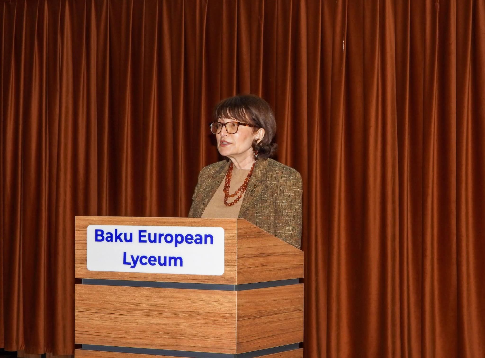 Bakı Avropa liseyində futbol turnirinin final mərhələsi baş tutub