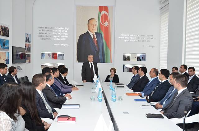 Dövlət qulluqçuları ilk mühazirələrini Heydər Əliyev Dövlət İdarəçiliyi Məktəbində dinləyiblər