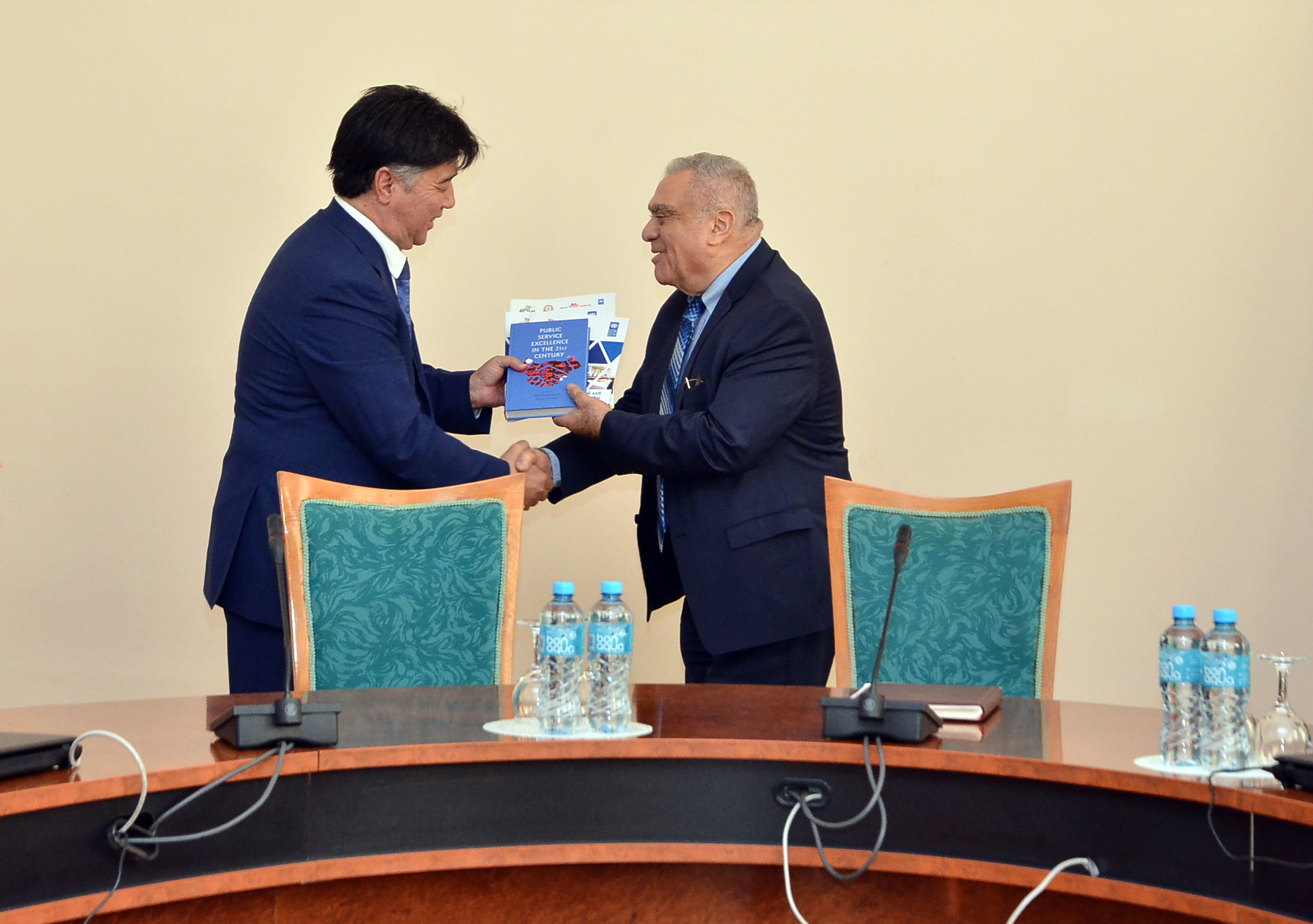 Dövlət Qulluğu üzrə Astana Regional Xabın Rəhbər Komitəsinin sədri Alixan Baimenov Azərbaycan Respublikasının Prezidenti yanında Dövlət İdarəçilik Akademiyasında olub