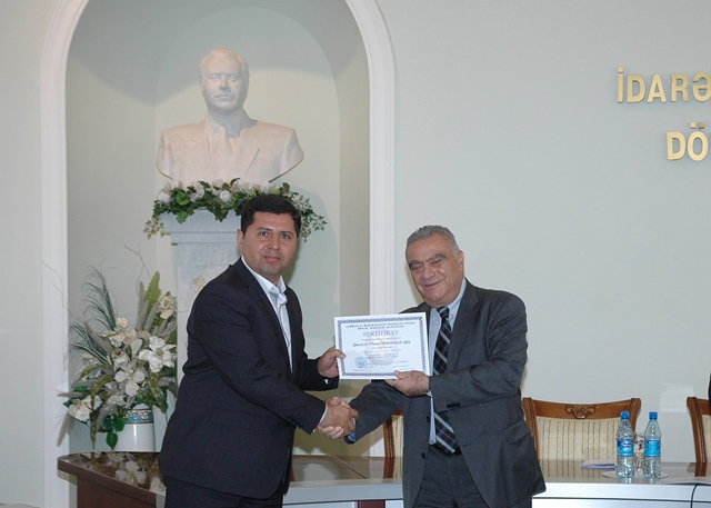 Dövlət İdarəçilik Akademiyasında “Azərbaycan dövlətçiliyinin hüquqi əsasları və inzibati islahatlar”, ”Azərbaycan Respublikasında gənclər siyasəti” istiqamətləri üzrə qısamüddətli ixtisasartırma kursları başa çatmışdır