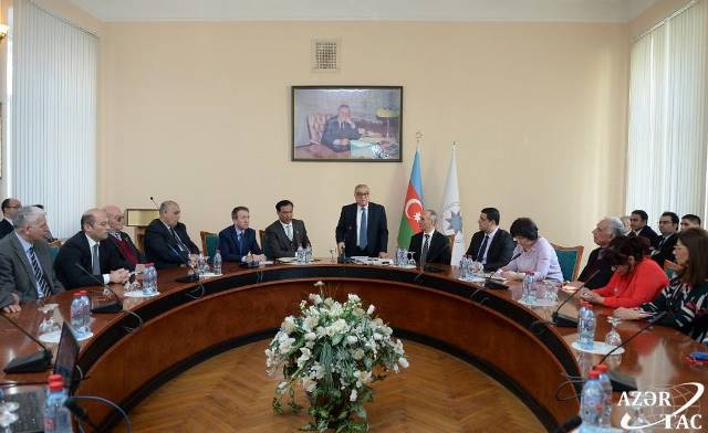 Akademik Ramiz Mehdiyevin yeni əsərinin müzakirəsi keçirilib