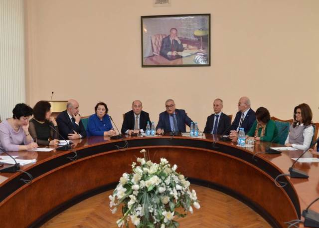 Heydər Əliyev Dövlət İdarəçiliyi Məktəbində DİA-ya yeni qəbul olunmuş doktorant və dissertanların ilk məşğələsi keçirilmişdir