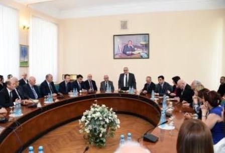 Akademik Ramiz Mehdiyevin dəyərli tədqiqatı xanlıqlar dövrünə obyektiv baxışın formalaşmasına təkan verəcək