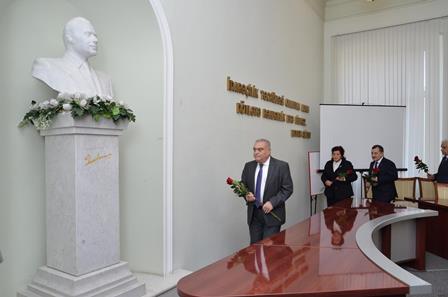 Dövlət İdarəçilik Akademiyasında ümummilli lider Heydər Əliyevin xatirəsi anılıb