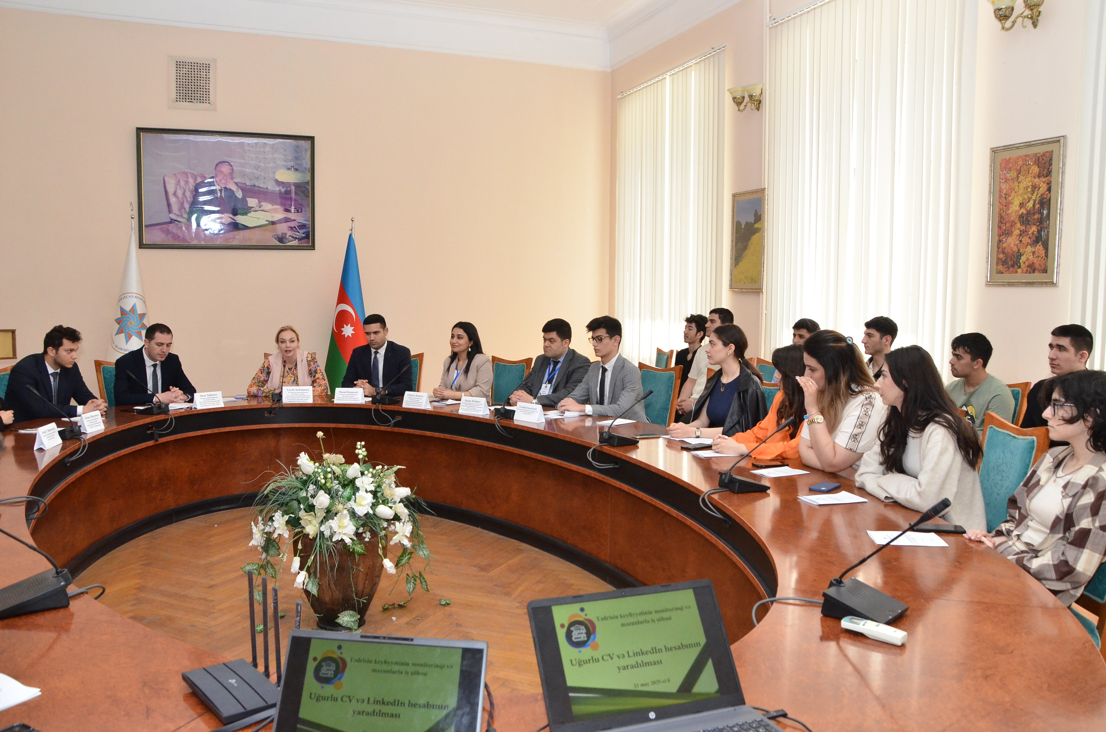 "Uğurlu CV və Linkedin hesabının yaradılması"