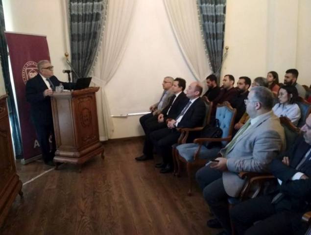 Akademik Urxan Ələkbərov Ankarada Azərbaycanın davamlı inklüziv inkişafı mövzusunda məruzə edib