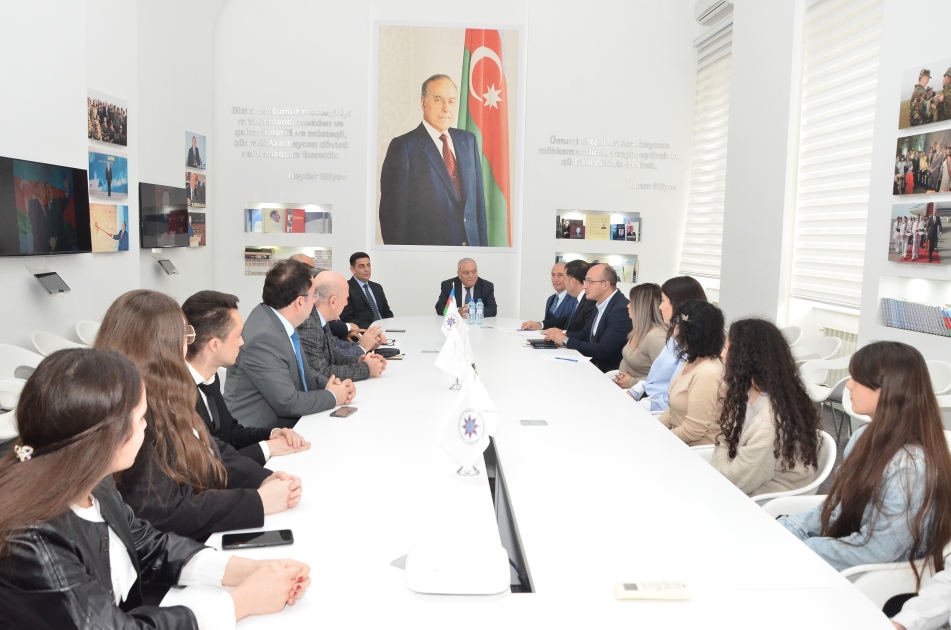 Dövlət İdarəçilik Akademiyasında Prezident təqaüdünə layiq görülmüş tələbələrlə görüş olub