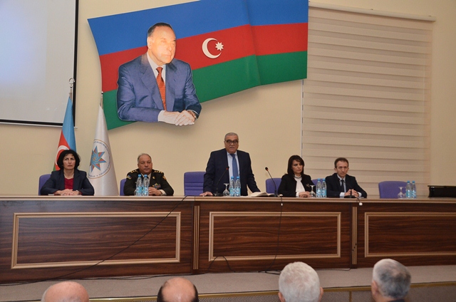Dövlət İdarəçilik Akademiyasında Azərbaycanın Dövlət Bayrağı Gününə həsr edilən elmi-praktik konfrans