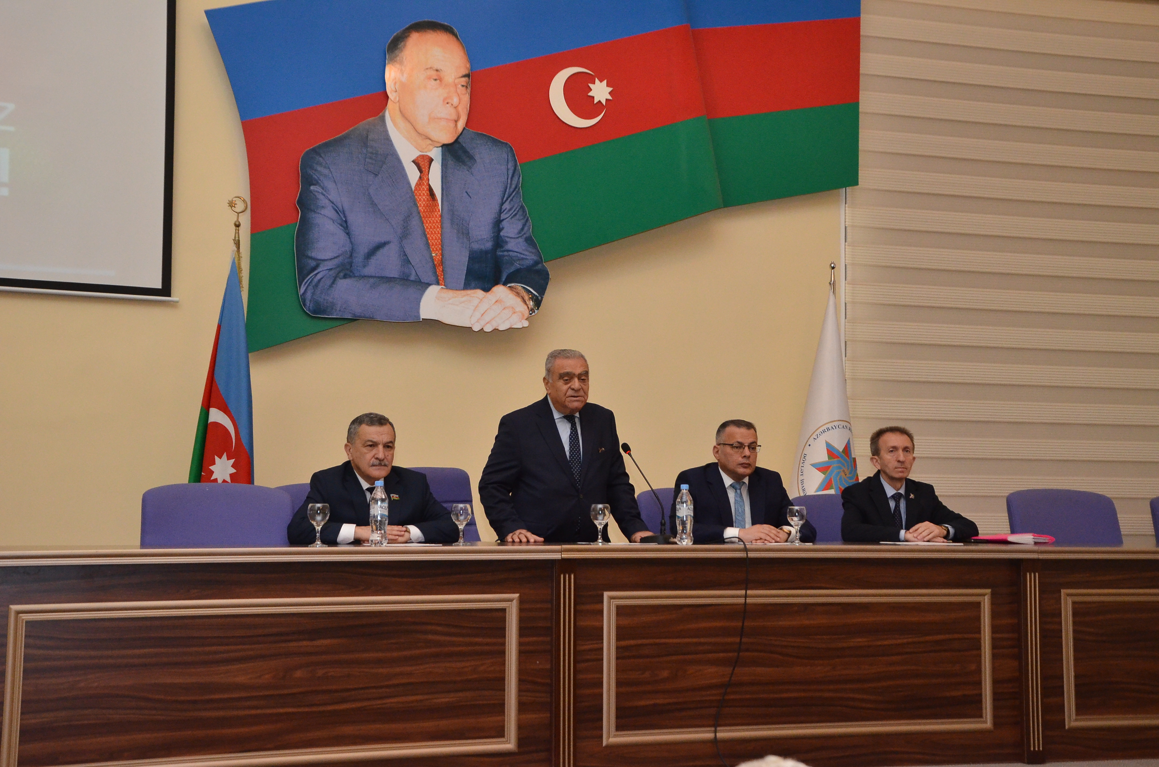 Dövlət İdarəçilik Akademiyasında 8 Noyabr - Zəfər Günü ilə əlaqədar elmi-praktik konfrans keçirilib