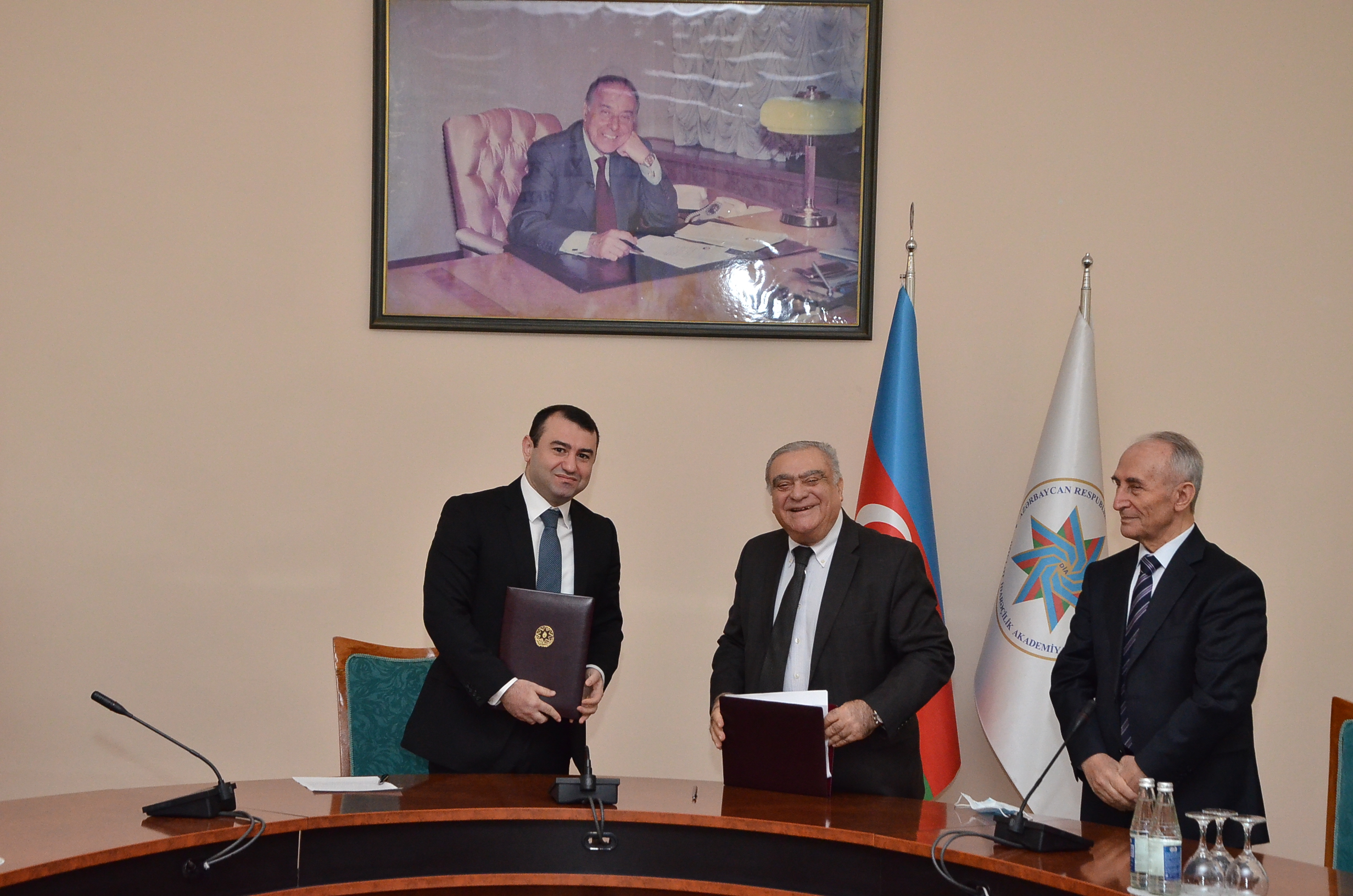 Dövlət İdarəçilik Akademiyası ilə Gənclər Fondu arasında Anlaşma Memorandumu imzalandı