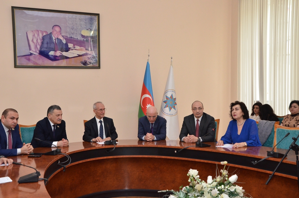 Ümummilli Lider Heydər Əliyev Azərbaycanda müstəqil dövlət quruculuğu siyasətinin banisidir - Konfrans