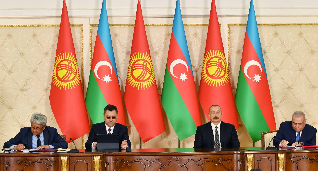 Azərbaycan-Qırğızıstan sənədləri imzalanıb