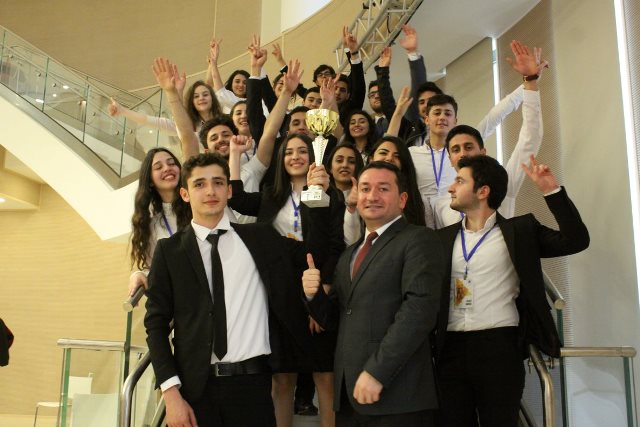DÖVLƏT İDARƏÇİLİK AKADEMİYASININ KOMANDASI ENACTUS-2018 MİLLİ YARIŞININ QALİBİ OLDU