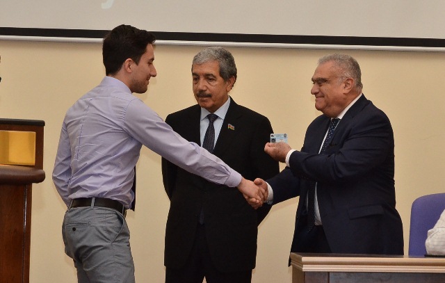 Dövlət İdarəçilik Akademiyasında ümummilli lider Heydər Əliyevin xatirəsi anılıb