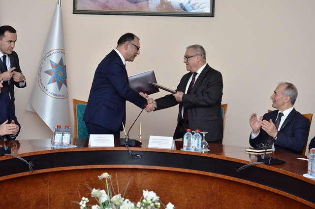 Dövlət İdarəçilik Akademiyası ilə Maliyyə Bazarlarına Nəzarət Palatası arasında Anlaşma Memorandumu imzalanıb