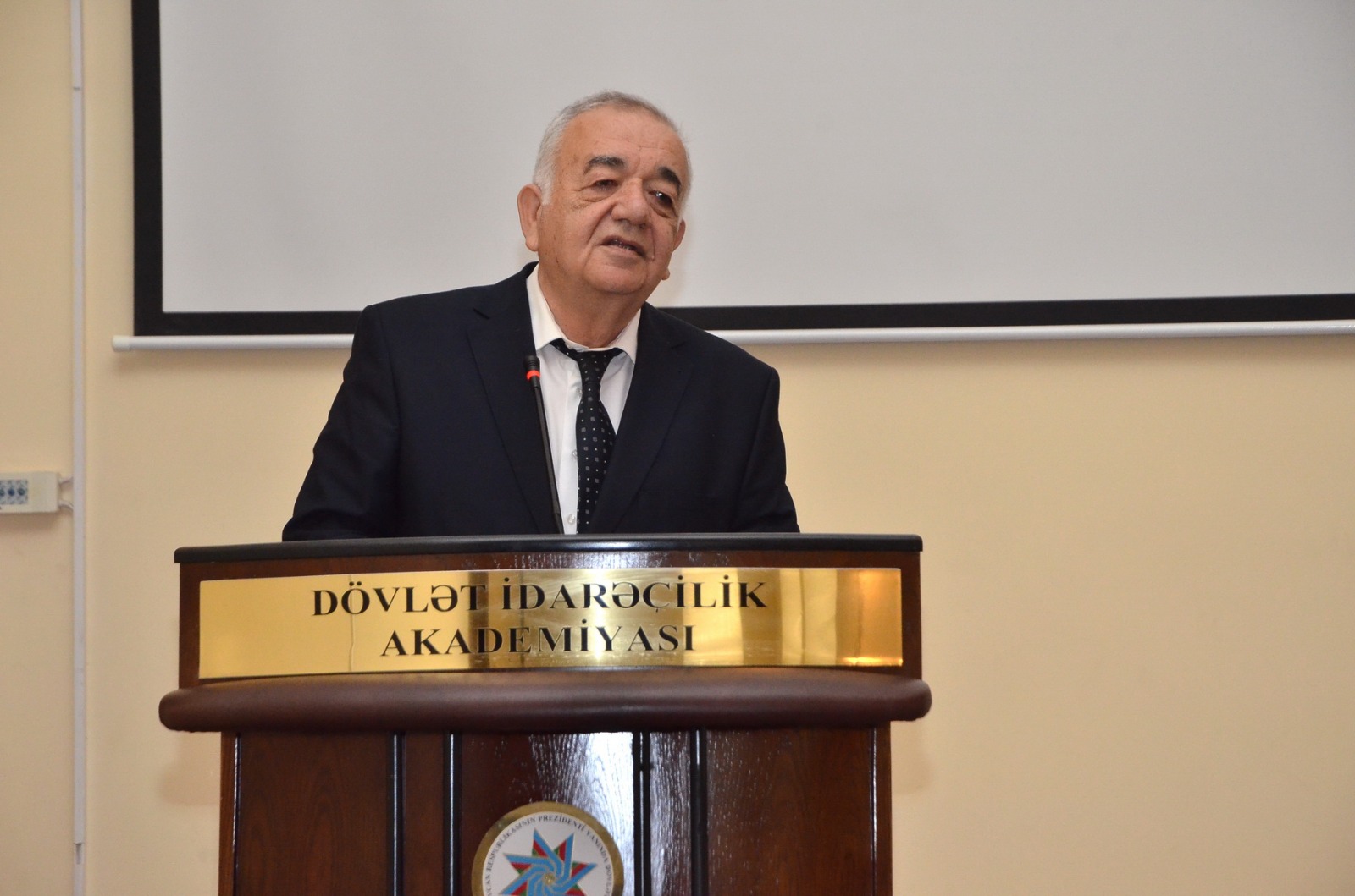 "Beynəlxalq münasibətlər tarixi" adlı 5 cildlik dərslik kitabının təqdimatı baş tutmuşdur.